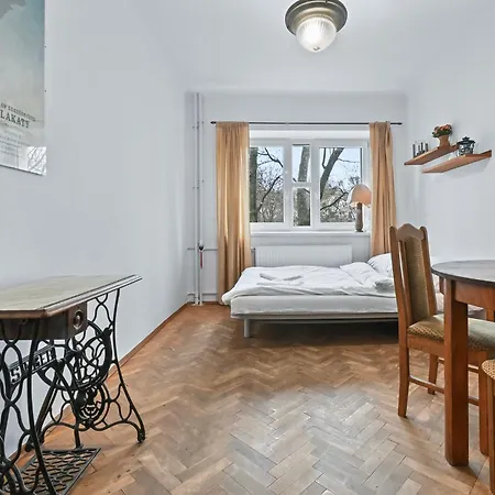 Flat In The Heart Of Historical Warsaw. ורשה